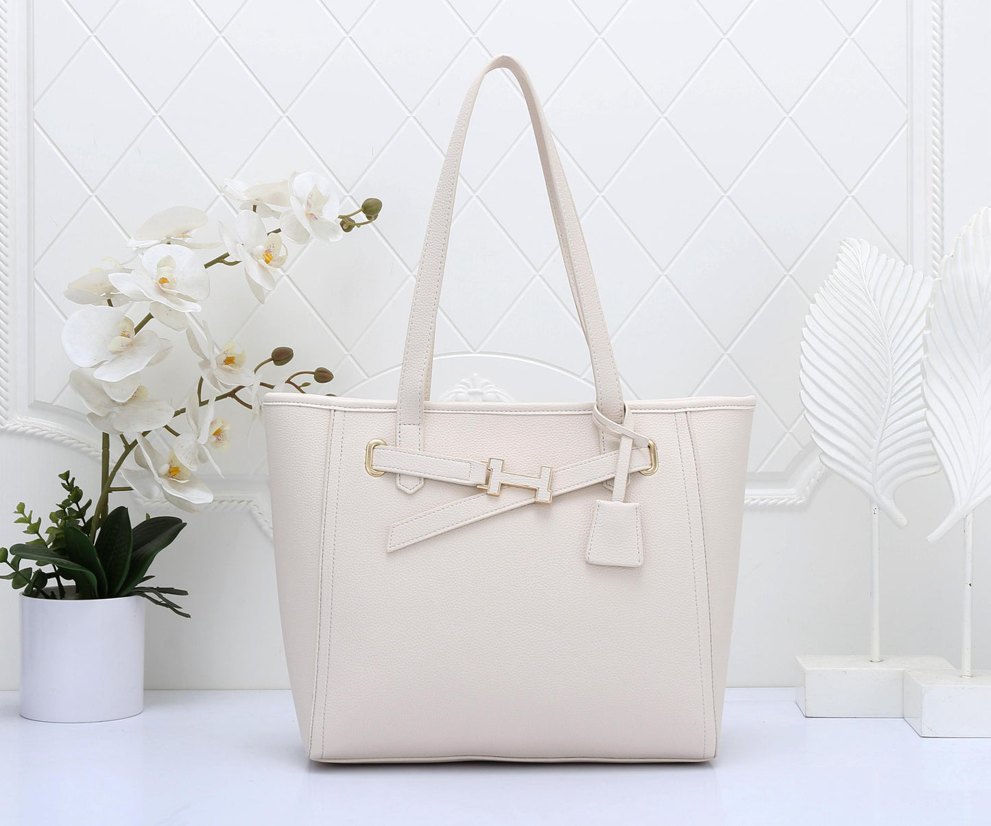 Structured White Handbag with Gold Buckle | Perfect for Everyday Style