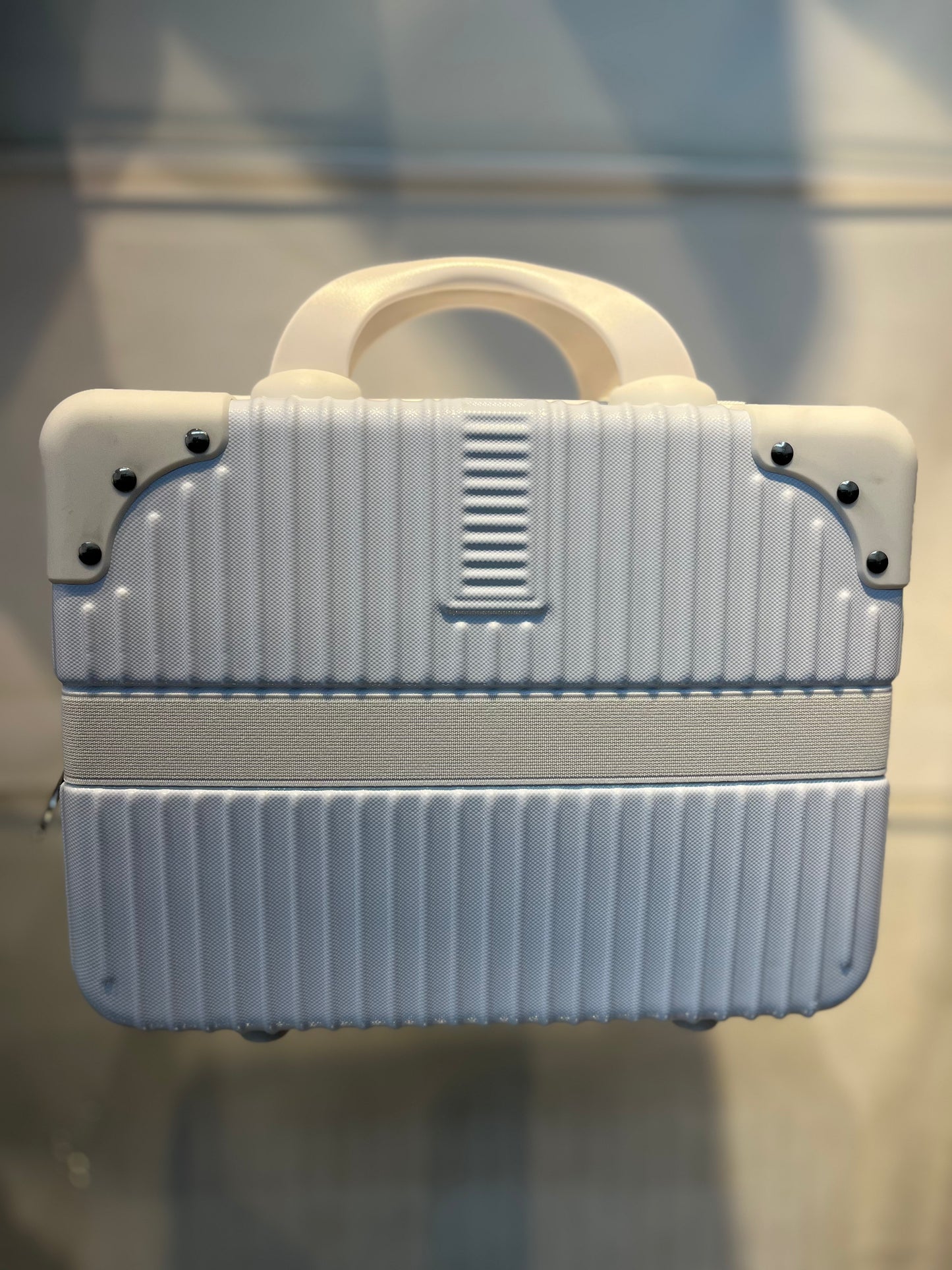 Durable Dreamy White PP Hard Case Vanity Box | Travel Carry-On 01