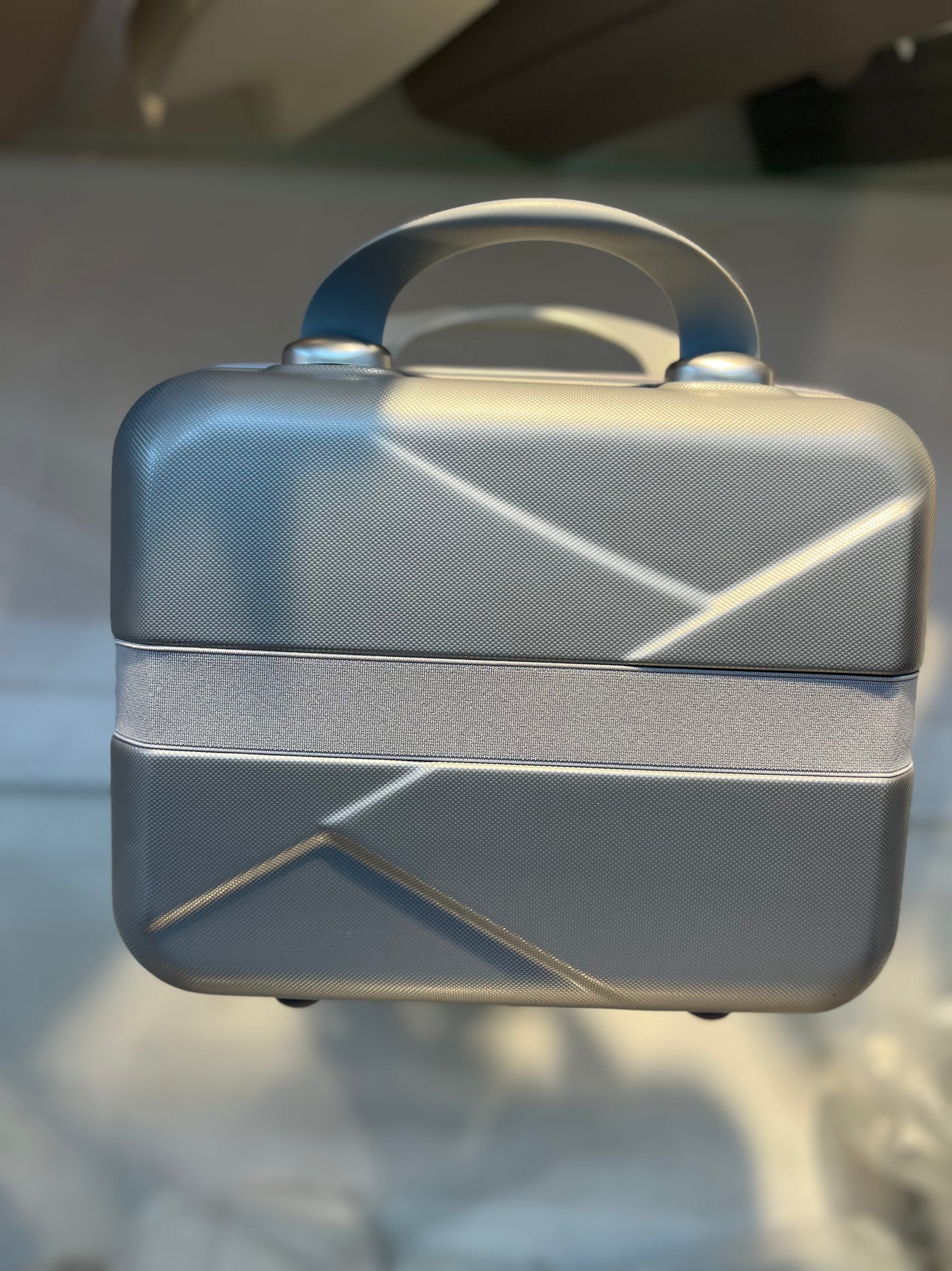 Durable Silver PP Hard Case Vanity Box | Travel Carry-On 02