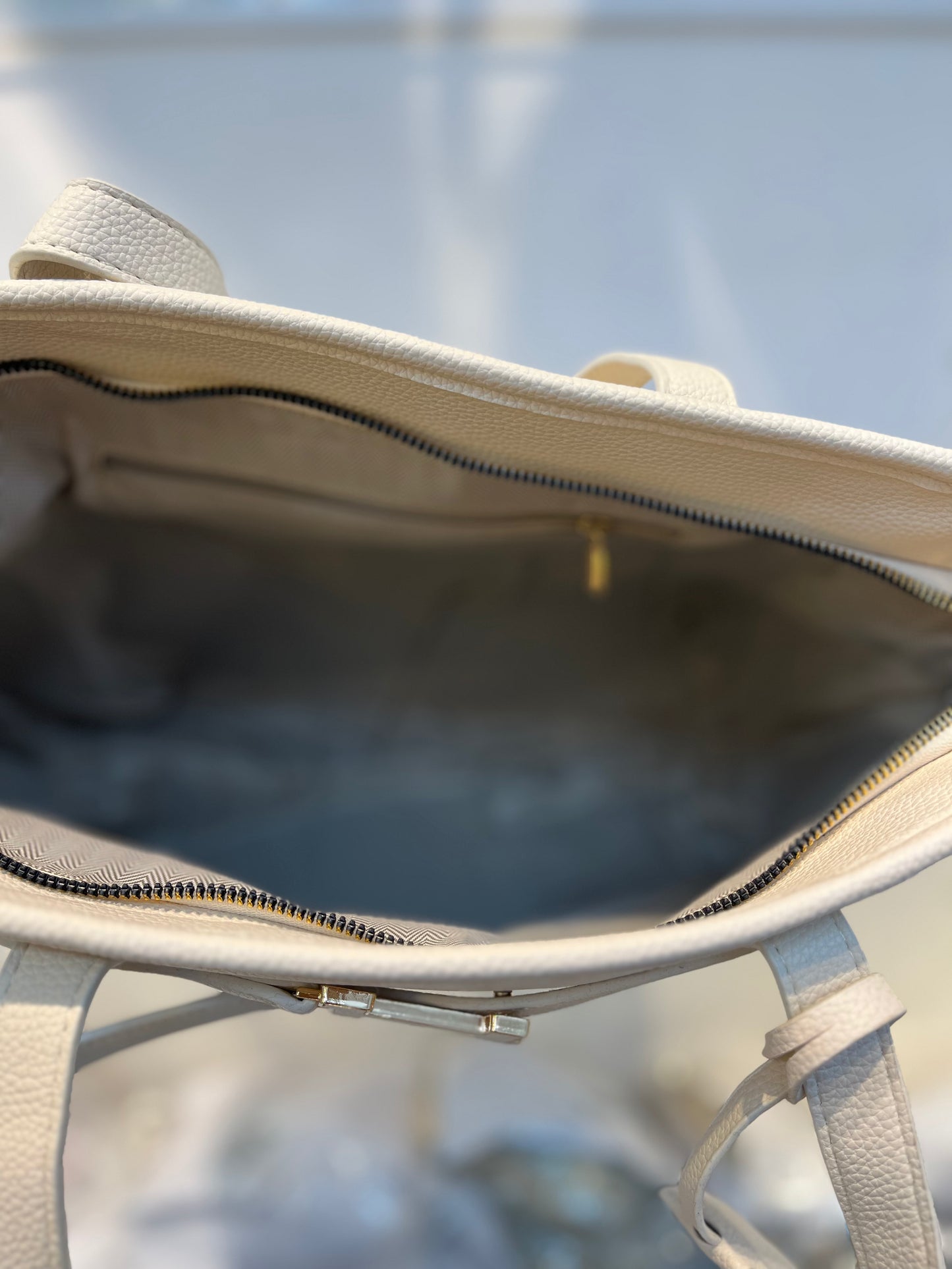 Structured White Handbag with Gold Buckle | Perfect for Everyday Style