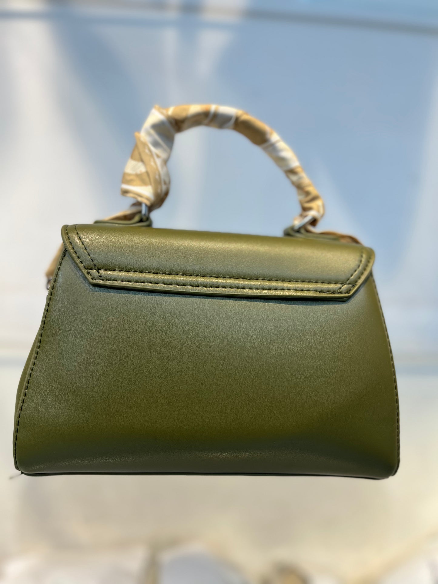 Elegant Green Faux Leather Top Handle Bag with Scarf Accent - Perfect for a Fashionable Look 02