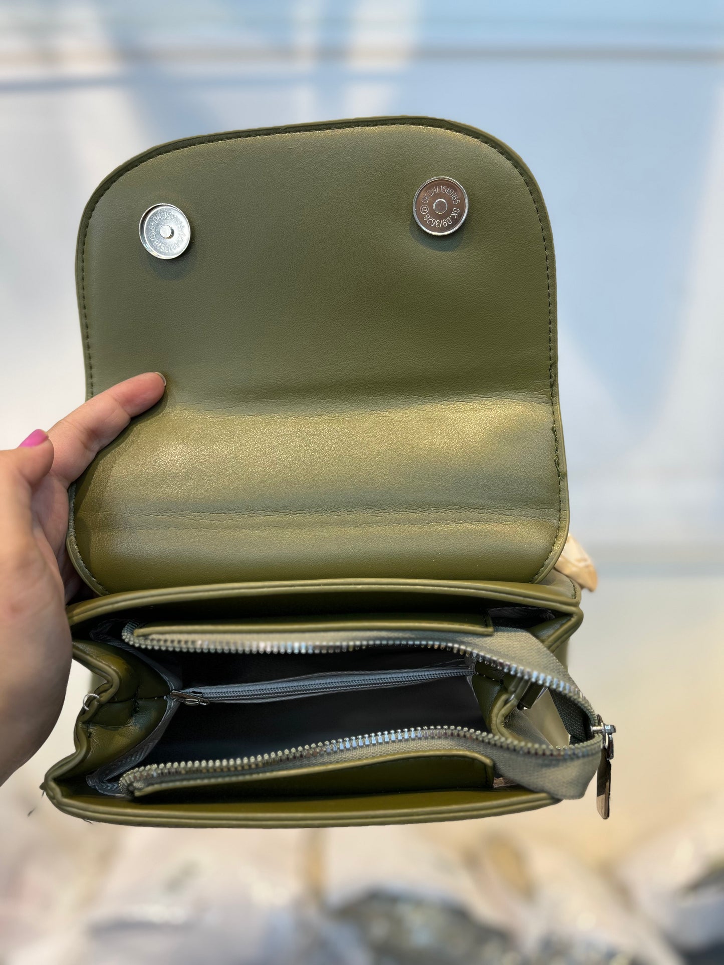 Elegant Green Faux Leather Top Handle Bag with Scarf Accent - Perfect for a Fashionable Look 02