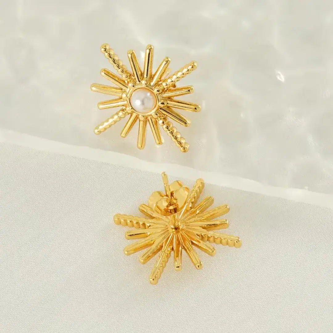 Solaris Pearl | Premium Anti-Tarnish Sunburst Pendant & Earrings Set