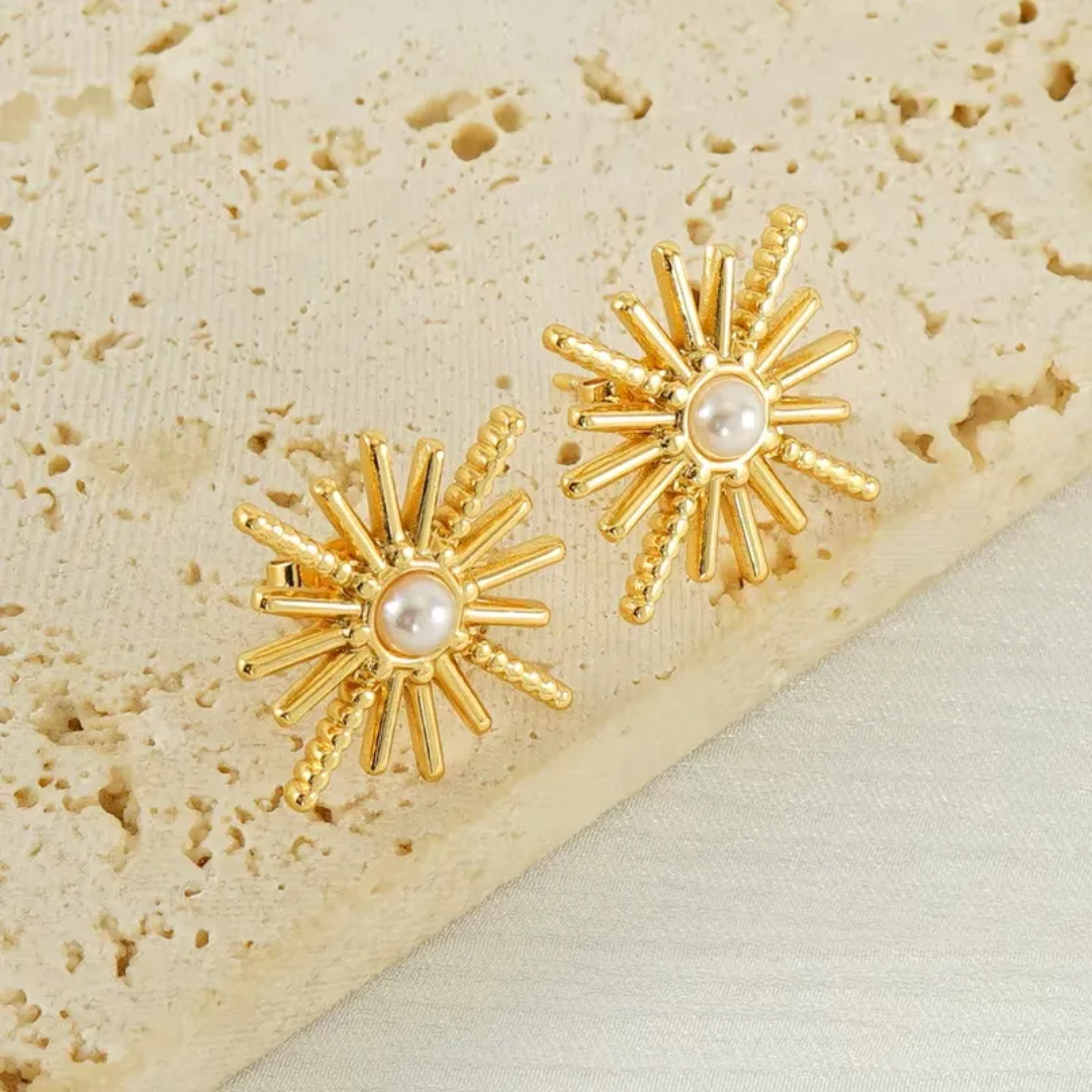 Solaris Pearl | Premium Anti-Tarnish Sunburst Pendant & Earrings Set