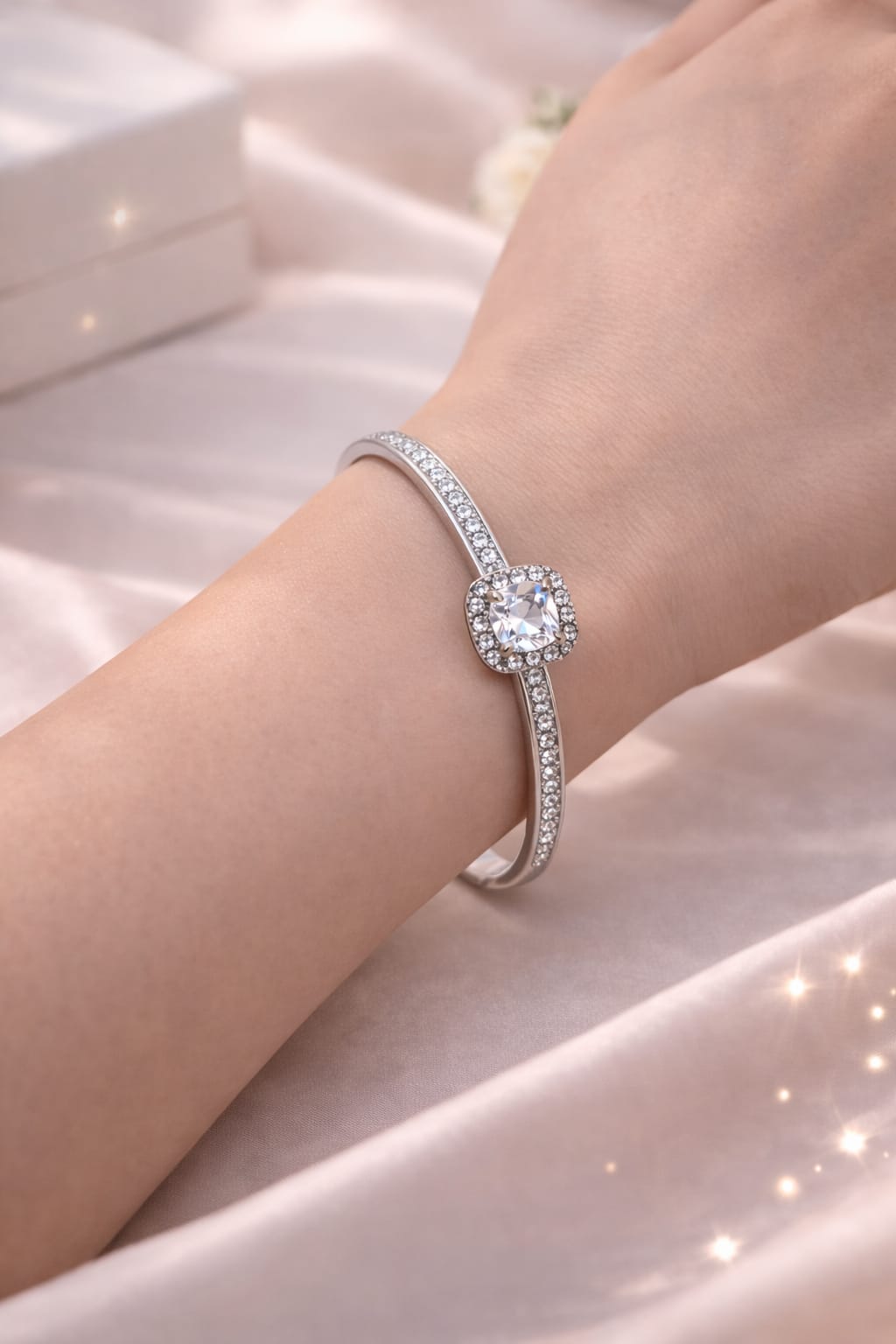 The Classic Choice: "Royal Halo" Premium Solitaire Bangle – Silver