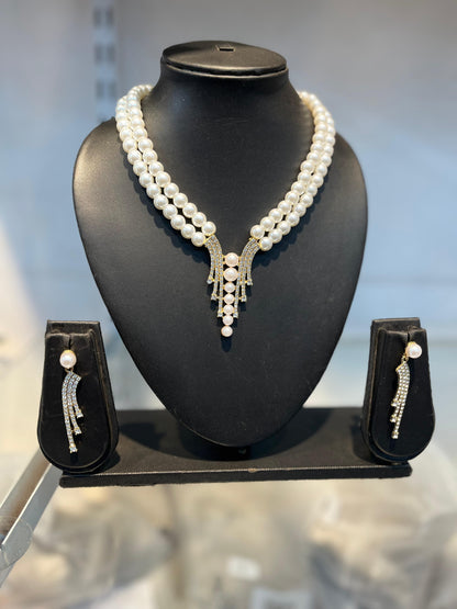 Elegant Two-Layer Pearl and Crystal Statement Necklace Set Golden