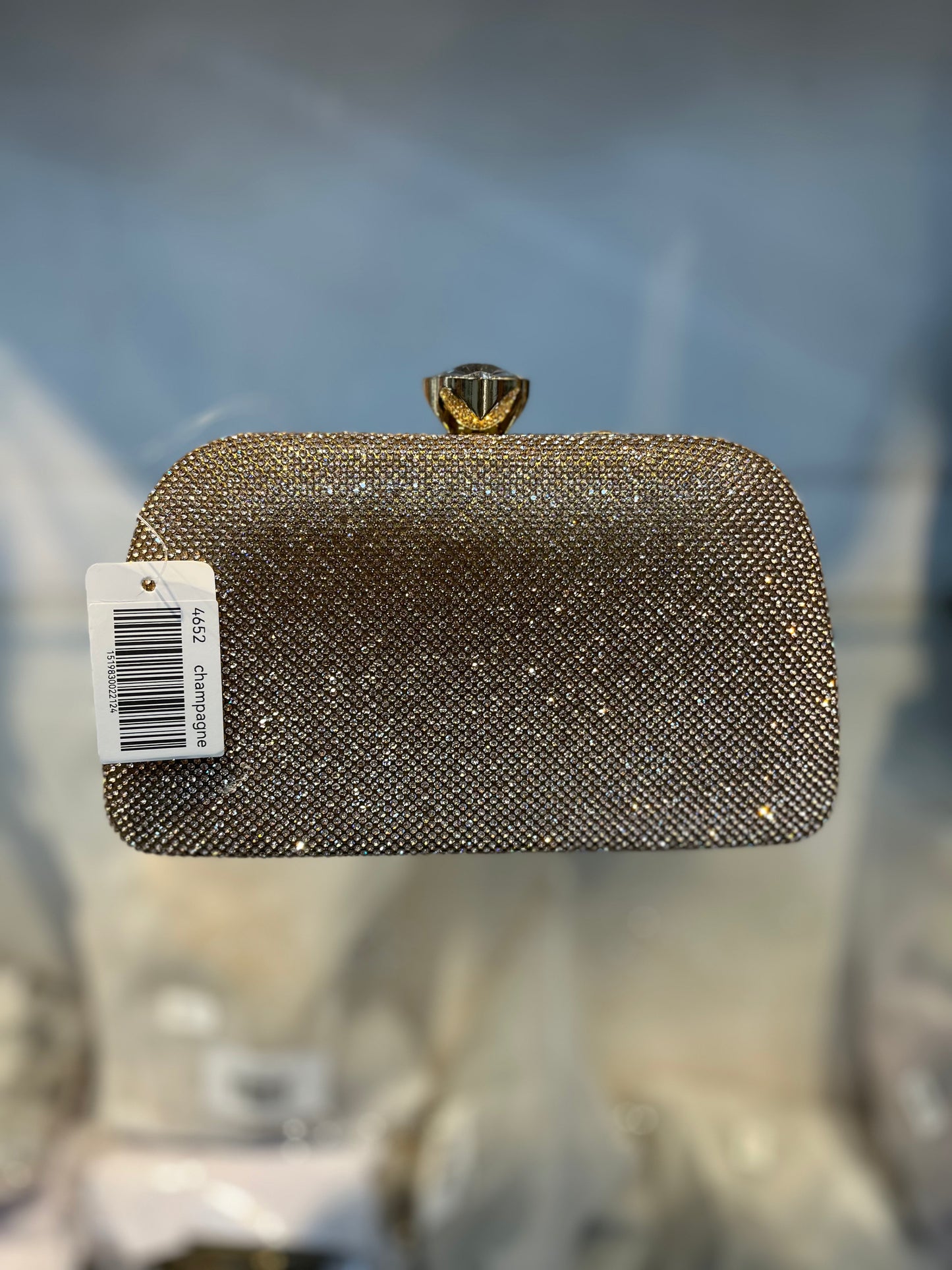 Glam and Shine: The Rose Gold Evening Clutch