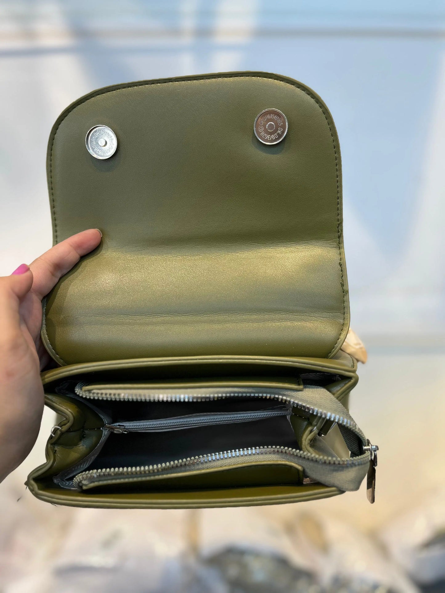 Elegant Green Faux Leather Top Handle Bag with Scarf Accent - Perfect for a Fashionable Look 02