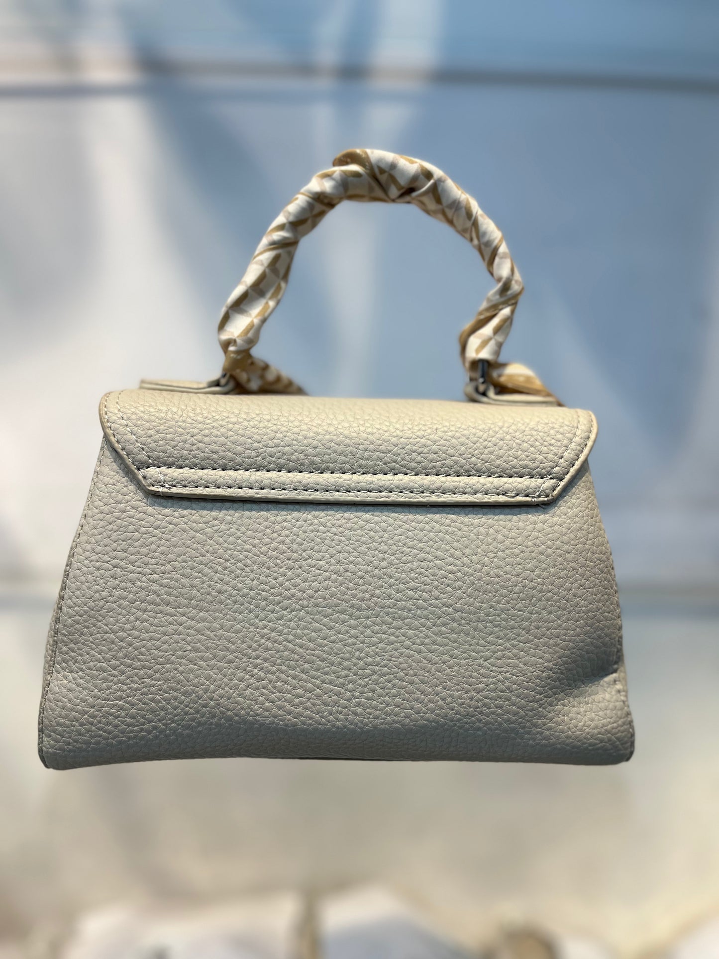 Elegant  Faux White Leather Top Handle Bag with Scarf Accent - Perfect for a Fashionable Look