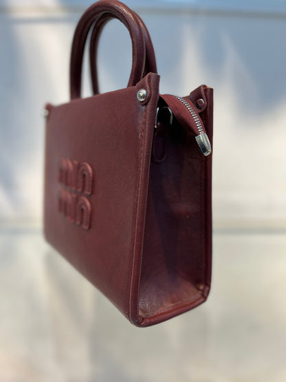 Minmin Claret Shade Faux Leather Handbag with Sling